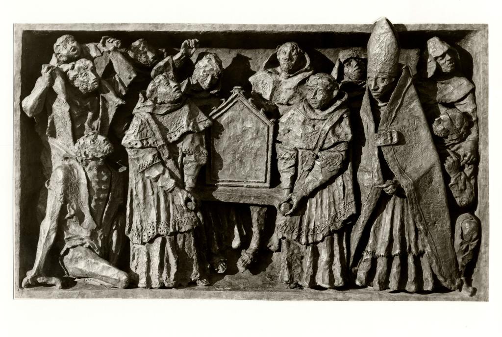 Minguzzi, Luciano , La processione dell'Idea - Formella della V porta del Duomo di Milano