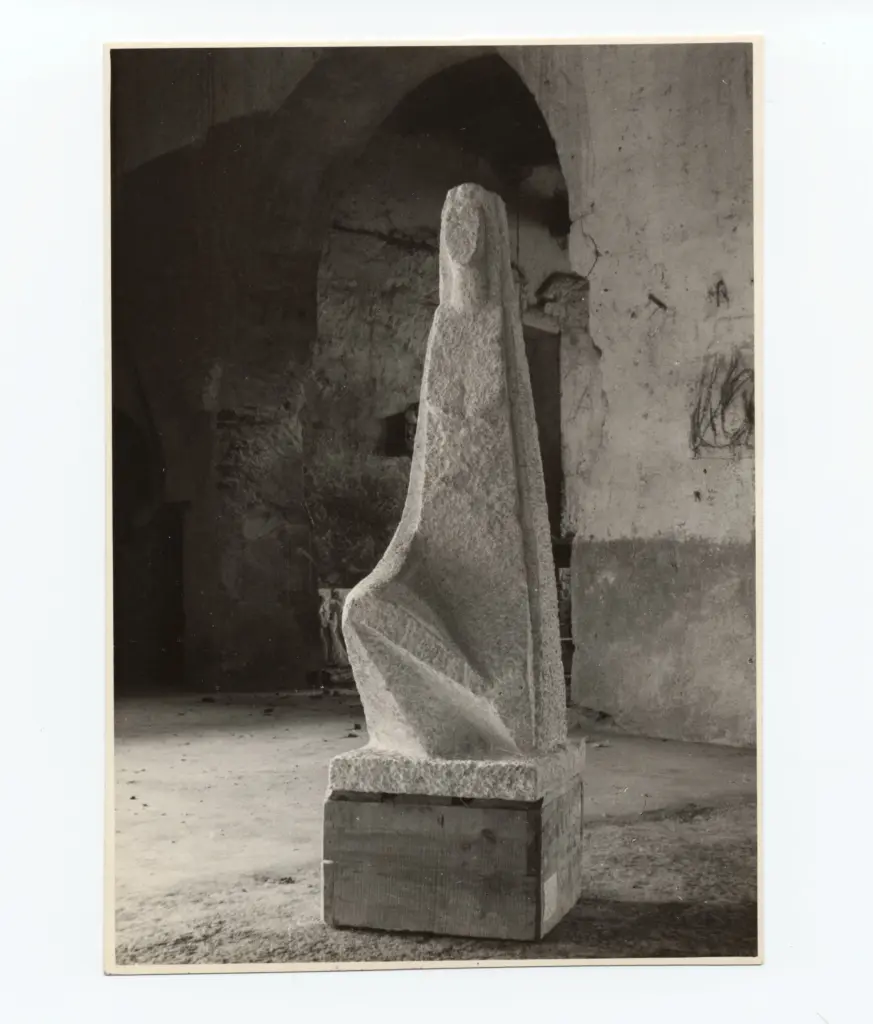 Momoli Longhini, Arturo , Figura ieratica