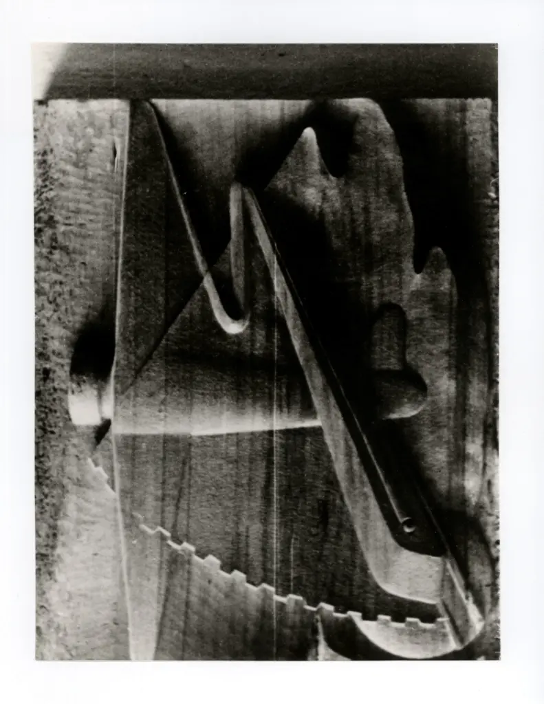 Peschi, Umberto , Estetica della macchina