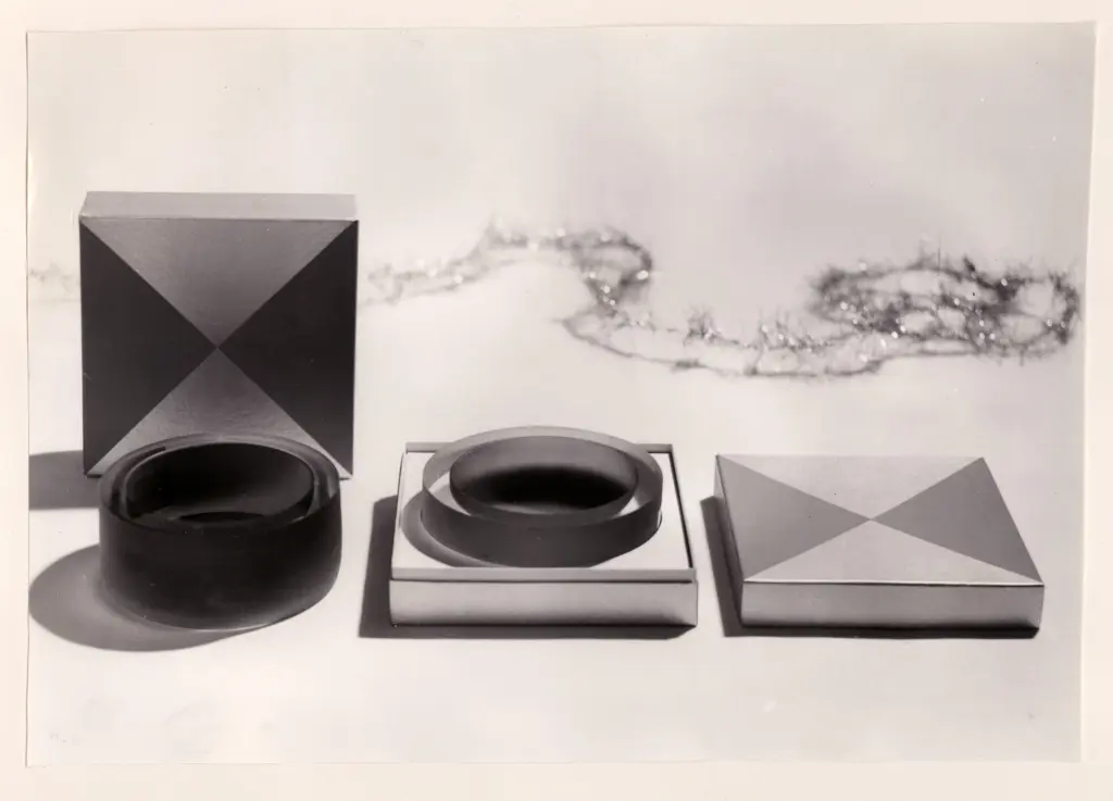 Cameraphoto , fronte