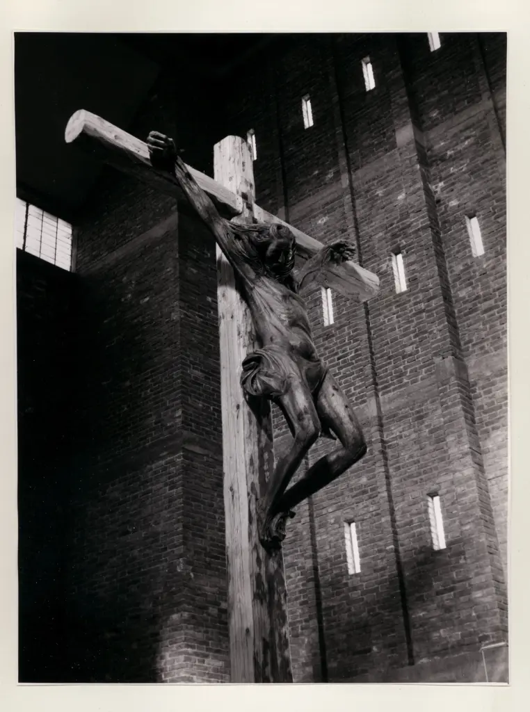 Anonimo , Vivarelli, Jorio - sec. XX - Crocifisso in legno