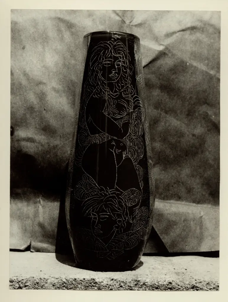 Anonimo , Zancanaro, Antonio - sec. XX - Vaso con figura femminile , fronte