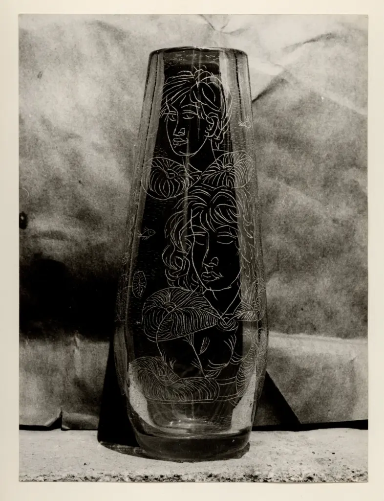 Anonimo , Zancanaro, Antonio - sec. XX - Vaso con volti e foglie , fronte