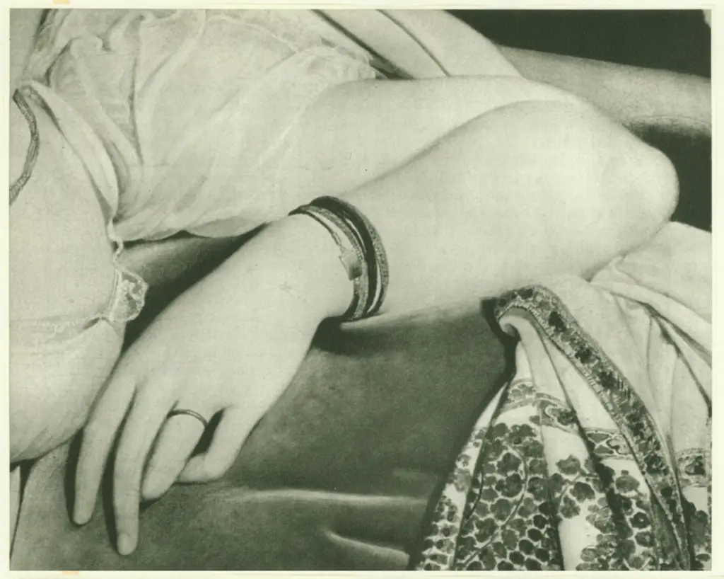 Anonimo , Ingres, Jean Auguste Dominique - sec. XIX - Particolare del ritratto di M.me Rivière , fronte