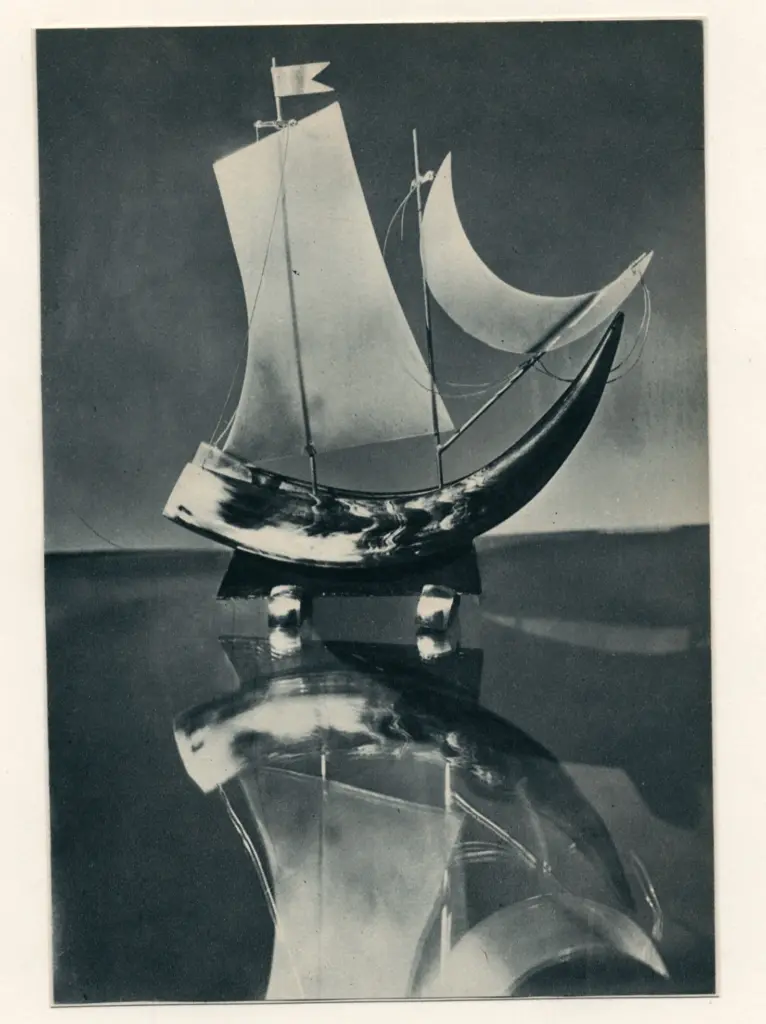 Gueden, Colette , - veliero su un corno