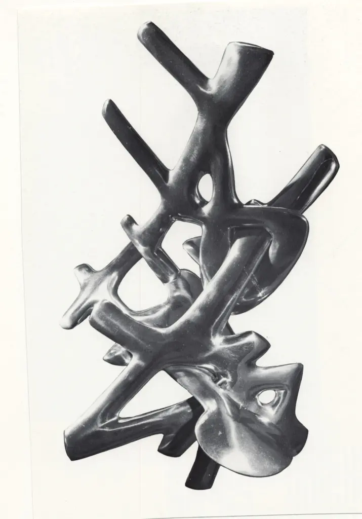 Hajdu, Etienne , Movimento -