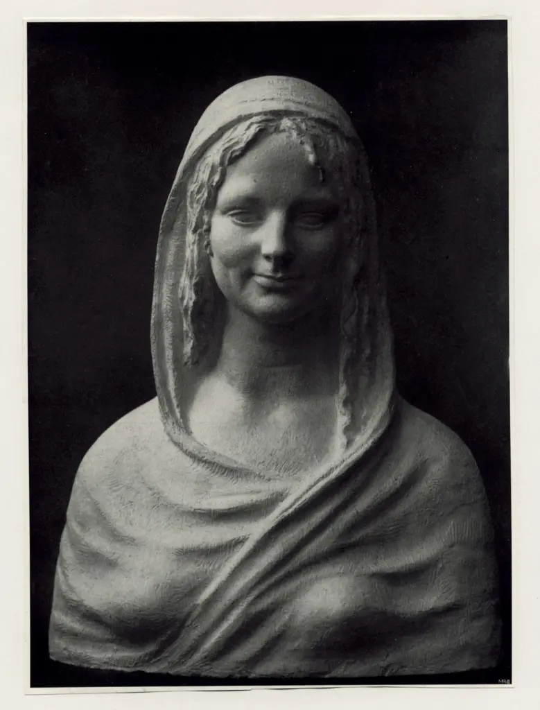 Anonimo , Hoetger, Bernhard - sec. XX - Busto di ragazza , fronte