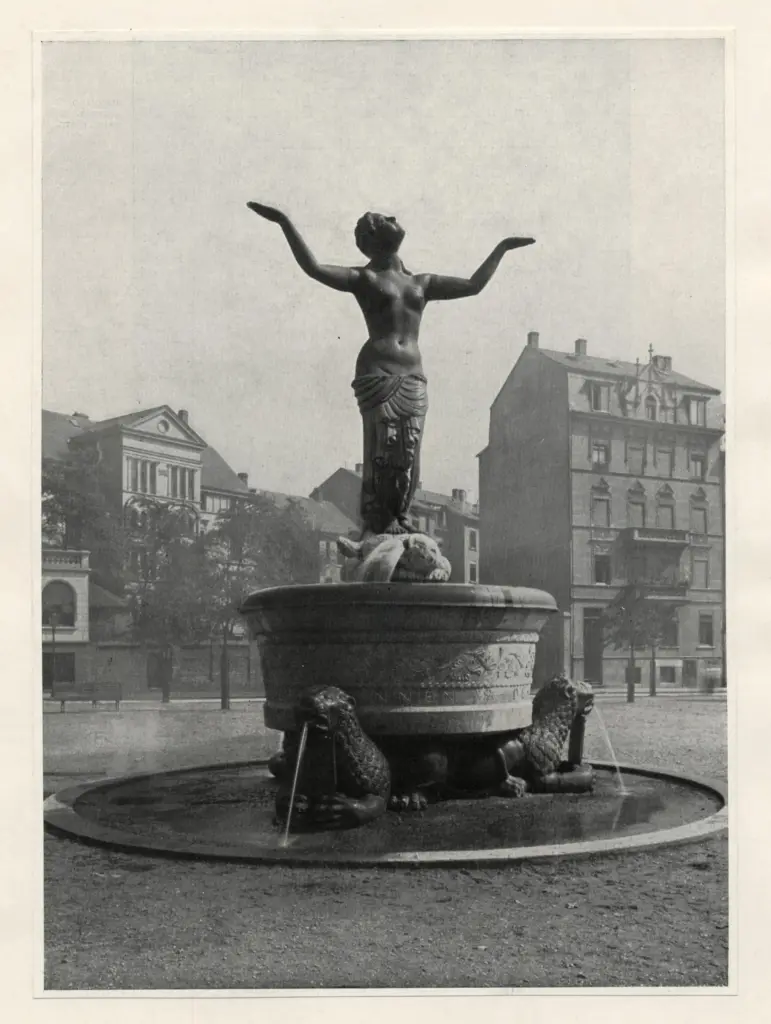 Anonimo , Hoetger, Bernhard - sec. XX - Fontana della Giustizia , fronte