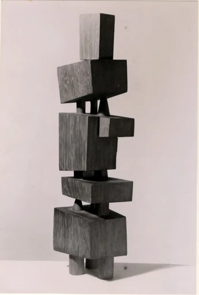 Adams, Robert , Divided pillar