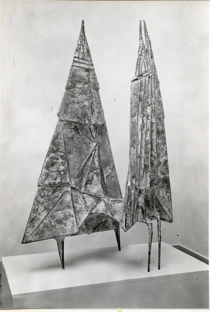 A.F.I. Agenzia Fotografica Industriale , Chadwick, Lynn - sec. XX - Due figure , fronte