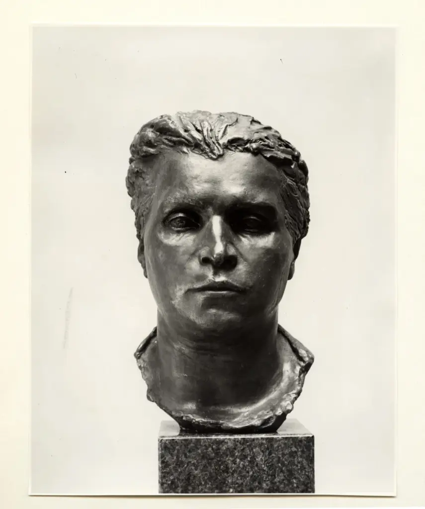 A.F.I. Agenzia Fotografica Industriale , Lebedeva, Sarra - sec. XX - La scultrice Vera Mukhina , fronte