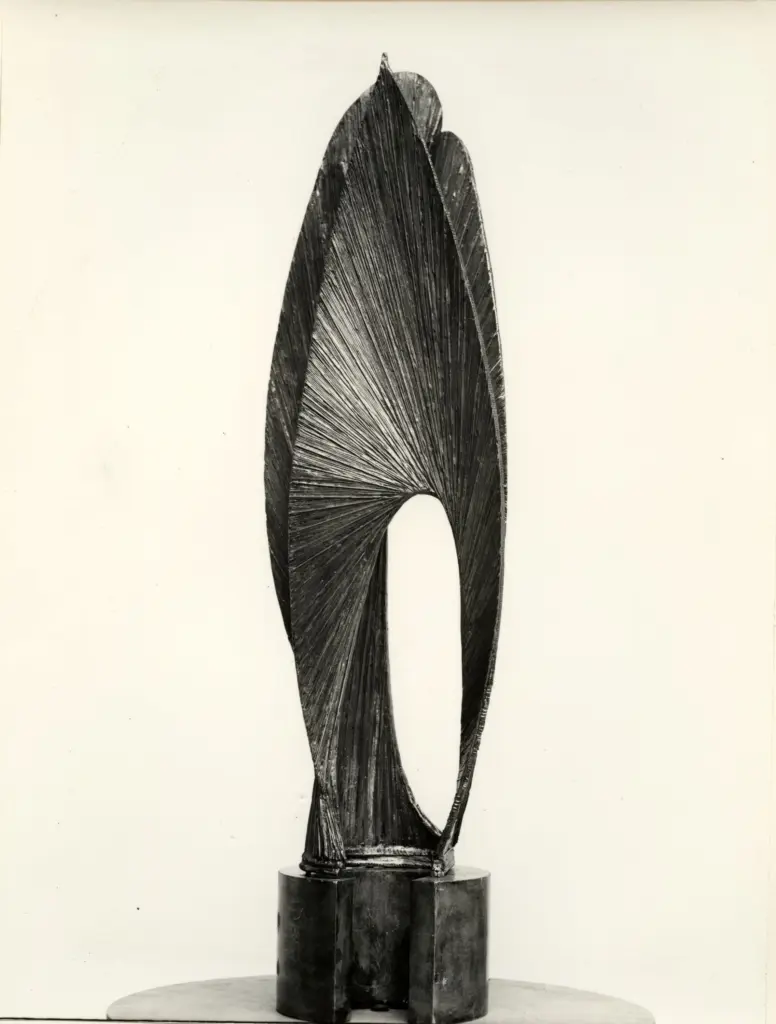 Pevsner, Antoine , Fenice