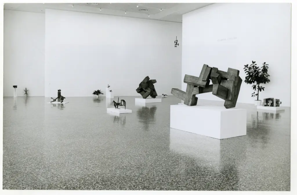 Chillida, Eduardo , fronte