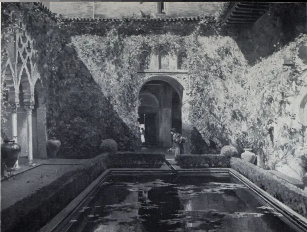 Anonimo , Garcia Y Rodriguez, Manuel - sec. XX - A courtyard in Seville , fronte