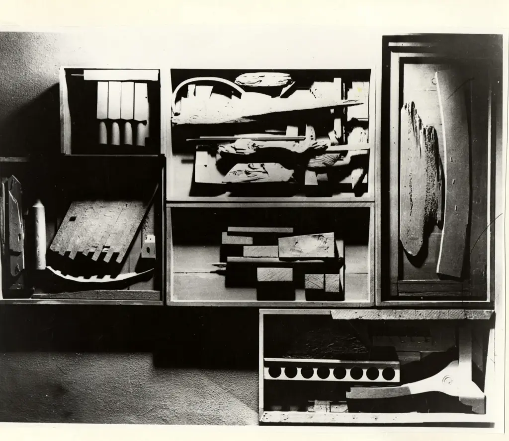 Nevelson, Louise , Viaggio