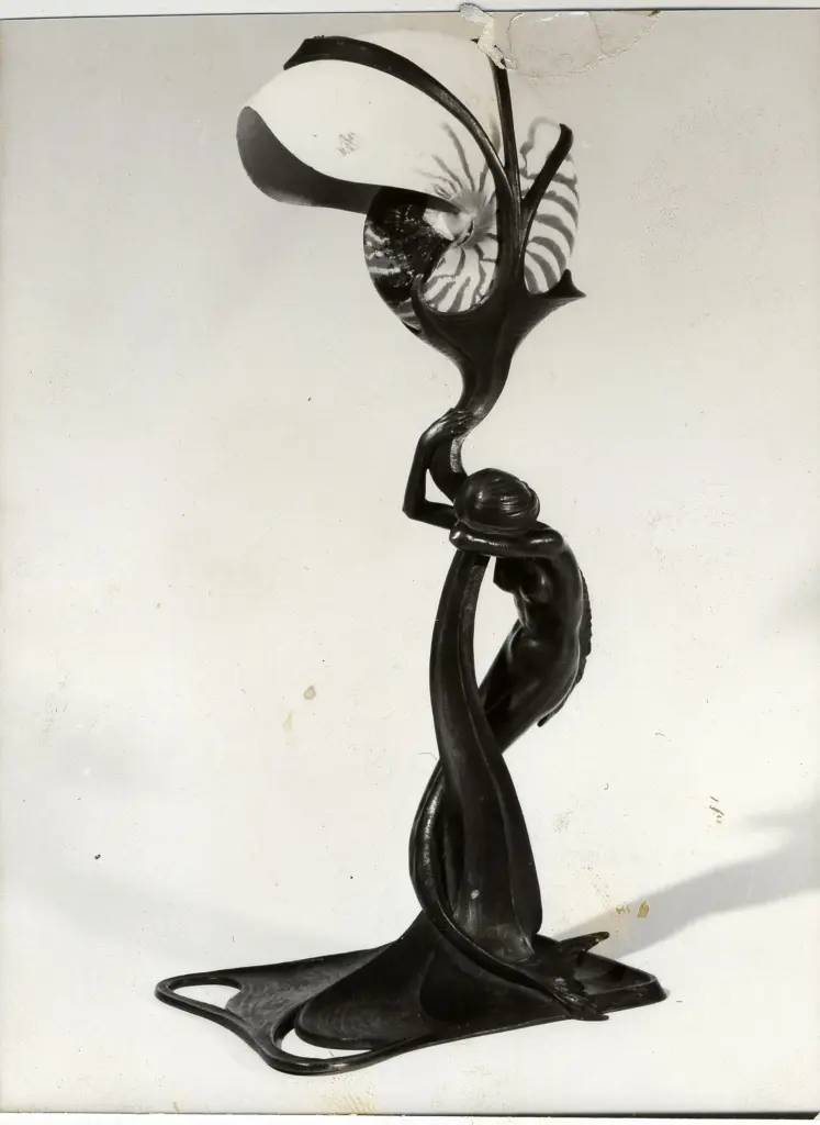 Anonimo , Gurschner, Gustav - sec. XIX - Lampe en bronze avec nautilus , fronte