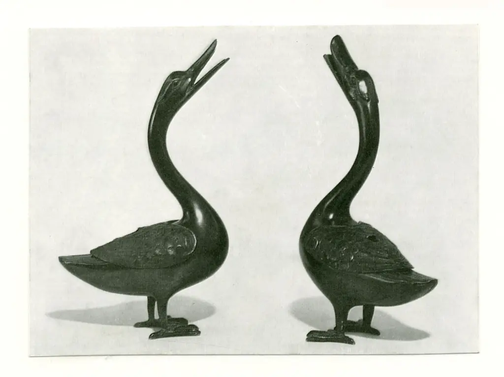 Anonimo , Anonimo sec. XIX - sec. XIX - Coppia di bruciaprofumi a forma di anatre , fronte