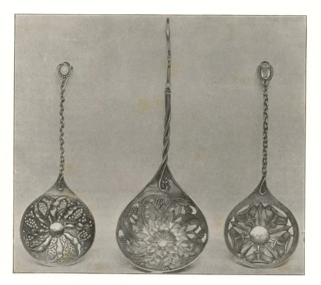 Anonimo , Ashbee, C.R. - sec. XIX - Cucchiai in argento , fronte