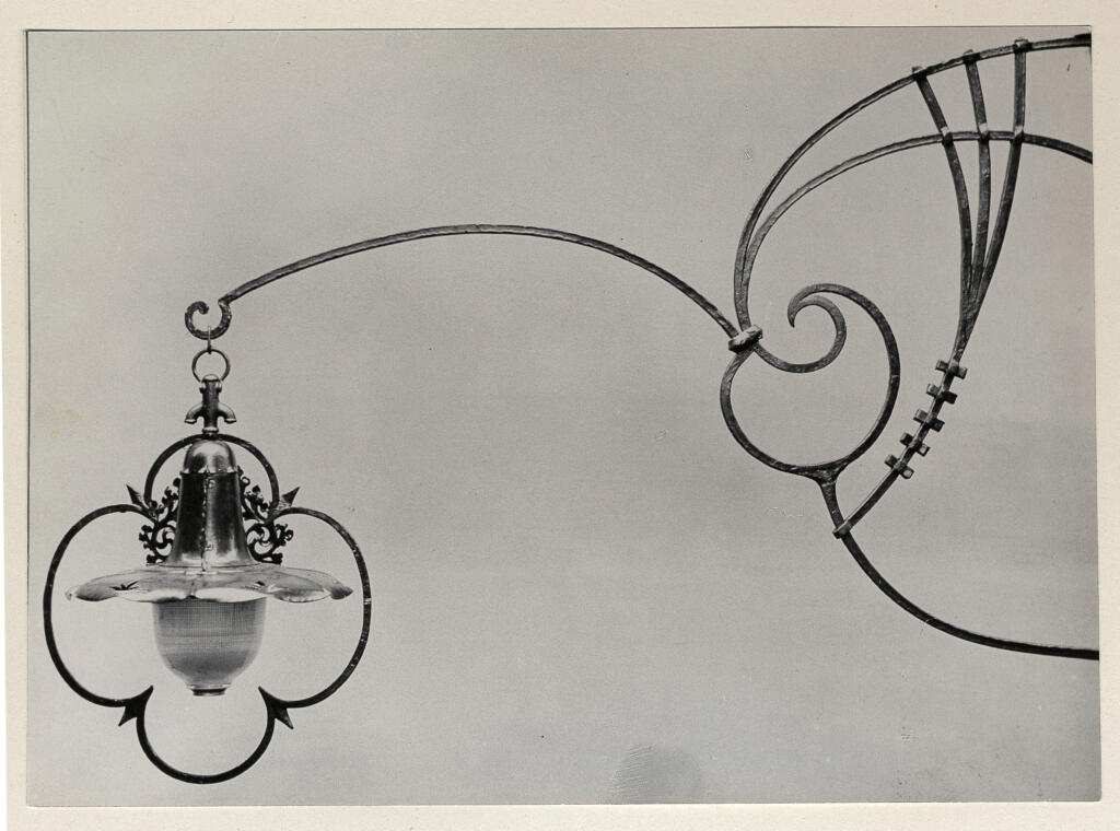 Anonimo , Bellotti, Umberto - sec. XX - Lampione per illuminazione , fronte