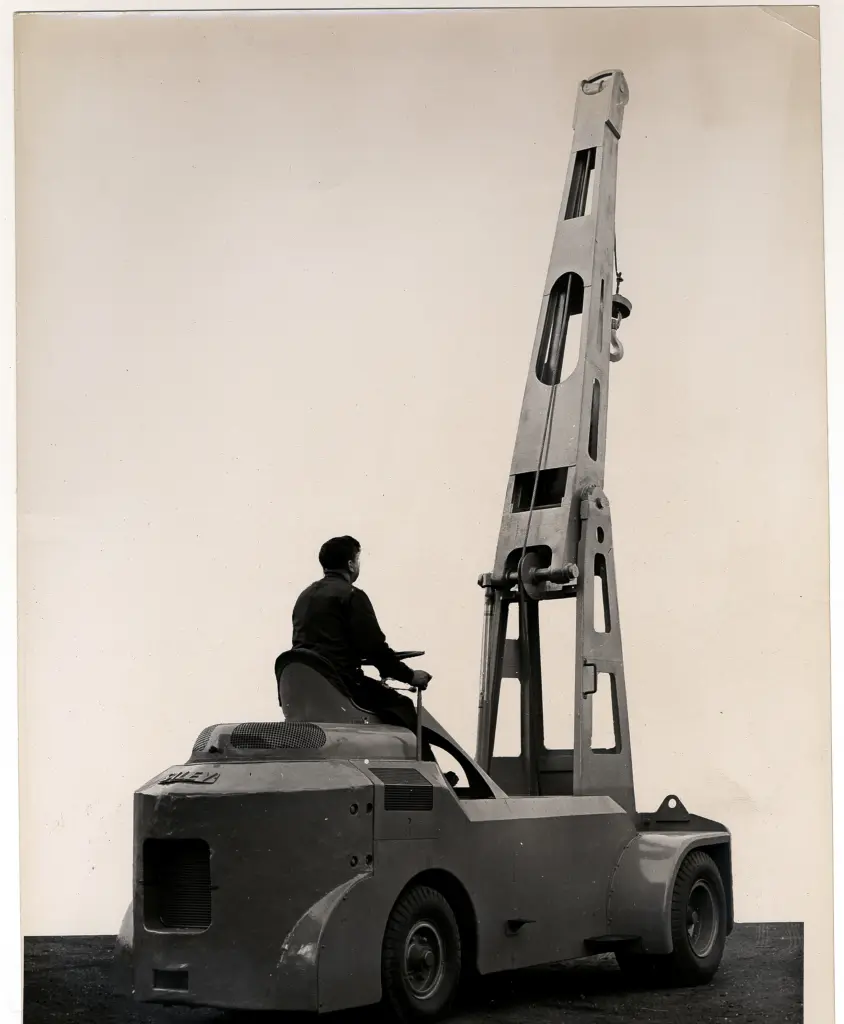 Anonimo , Bureau Technes - sec. XX - Apparecchio di manutenzione mobile (vecchio modello) , fronte