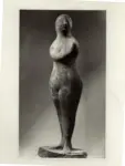 Cappello, Carmelo , Statuetta di donna con braccia conserte