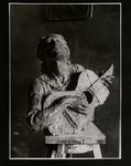 Checchi, Arturo , Scultura di donna con chitarra