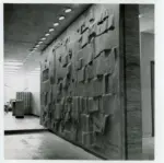 Nivola, Costantino , Dettaglio di una parete