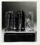 Pomodoro, Arnaldo , L'oggetto del viaggiatore