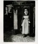 Bonvin, Fran&ccedil;ois , Domestica sulla porta