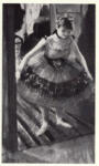 Degas, Edgar , Tänzerin, ihre Loge verlassend -