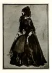 Guys, Constantin , Jeune femme en pied, la t&ecirc;te couverte d'une mantille