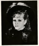 Anonimo , Renoir, Pierre Auguste - sec. XIX - Giovanetta con cappello dalla piuma rosa