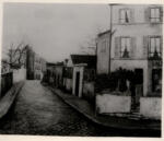 Cyrano, Jean , La rue norvins à Montmartre -