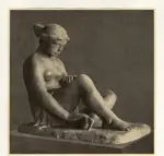 Lörcher, Alfred , Sitzendes Mädchen