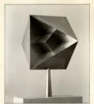 Bill, Max , Costruzione con E e cubo